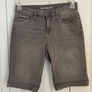 Calvin Klein Jeans Women’s SZ 4 Gray Bermuda Denim 5 Pocket City Shorts